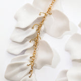 Boucles d'Oreilles en Goutte de Pétales d'Orchidée