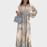 Meda – Robe longue élégante à fleurs avec des boutons