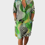 Mari - Robe colorée avec décolleté en V