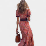 Robes romantiques avec ceinture et manches bouffantes