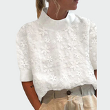 Magdaléna - Blouse en dentelle avec col haut