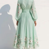Lucija - Robe Midi en Chiffon Vert Clair avec Plissé Floral