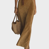 Robe maxi en daim avec un seul bouton et col
