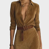 Robe maxi en daim avec un seul bouton et col