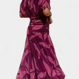 Magda - Robe longue fleurie avec décolleté en V